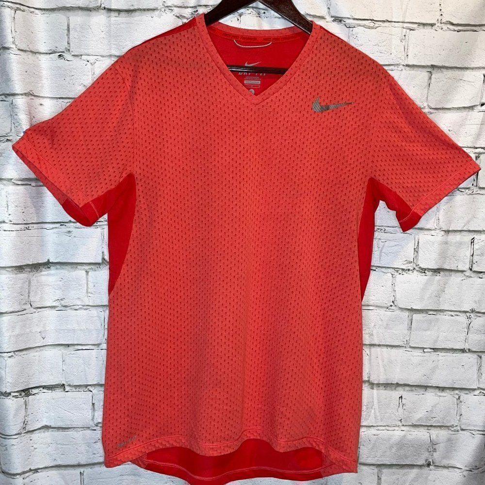Nike Pro Training Dri-Fit V-Neck Shirt | Red | Men's L